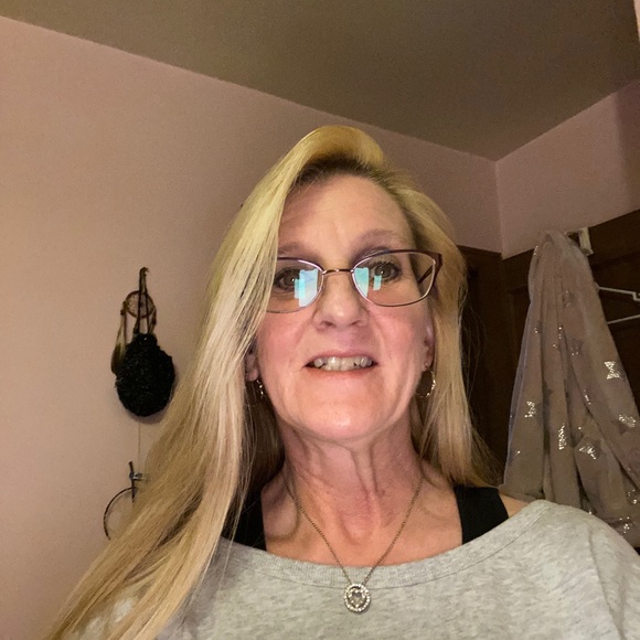 Meet your Posher, Shari - Picture 1 of 1